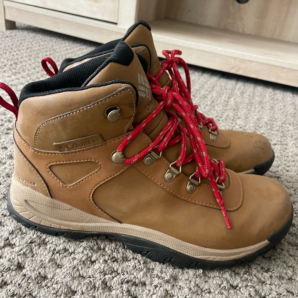 Columbia water proof boots